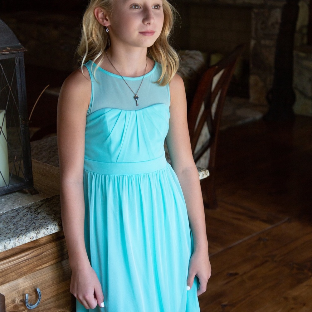 Cute aqua dressy dress in girls size 12…